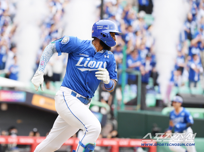  Diaz makes a timely two-run tie