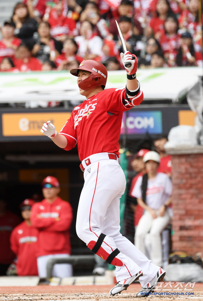  Even if Choi Jeong's bat breaks, it's a timely hit