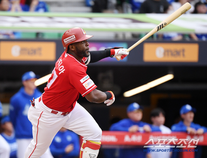  Herredia hits a timely RBI single