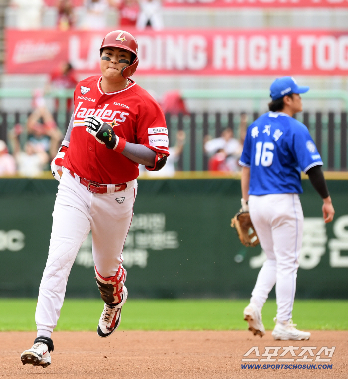  Ko Myung-jun's first run was a home run