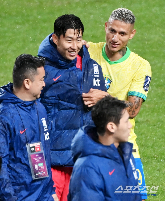 Sonny, why did you go to America? A warm reunion with Son Heung-min and Hishalisson, who smiled brightly at his younger brother's grit