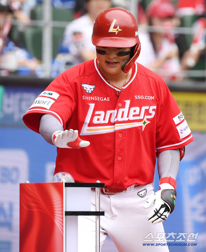 Tuta Duo, born in 2002, is crazy! Pitcher who set a new PS record, batter who hit home runs for 2 consecutive games → Remember SSG Kim Gun-woo Ko Myung-jun 