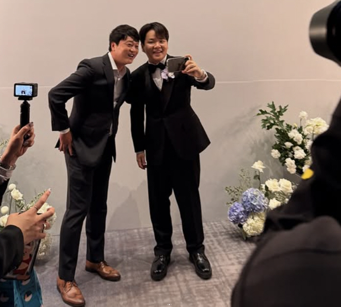 Wedding Kwak Tube today, perfect tuxedo fit after losing 14kg..a double celebration to the wife's pregnancy