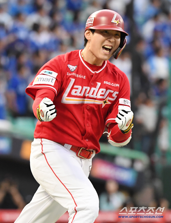 Why is Furado coming out from there? Kim Sung-wook's turnaround in the bottom of the 9th inning is over! SSG 43 Overpower Samsung → Go to Daegu with 1 win and 1 loss 