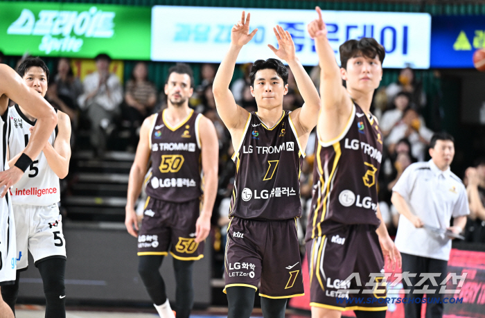 23R Maray  3P 5 outside organic awards under the basket. LG, KT, vanquished. Absolute reference point LG, why double-edged sword KT didn't pass