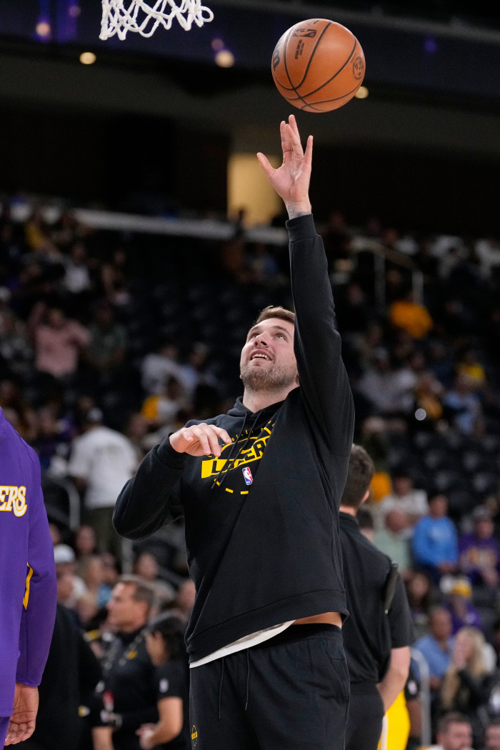 The butterfly effect of LeBron's absence! LeBron injury at least 3 weeks.  Media bold prediction Doncic MVP odds increase