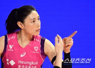 Finally, volleyball empress retirement ceremony is confirmed...Heungkuk Life without Kim Yeon-koung announced a new start