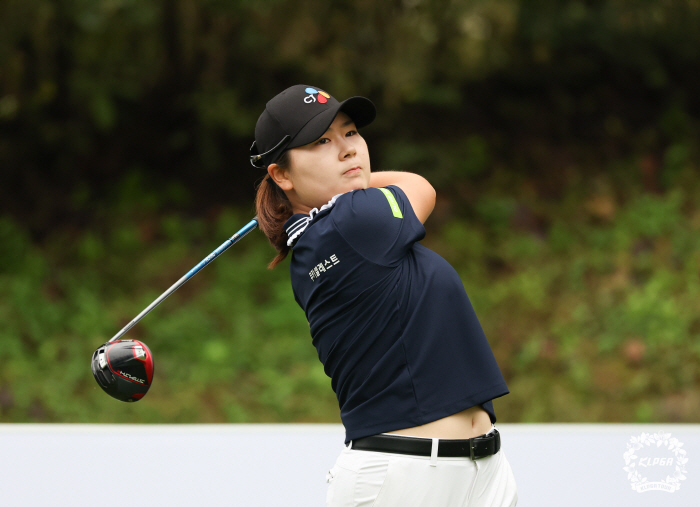I'm very nervous, but my facial muscles...Hong Jung-min, who swings and swings with a poker face, finally becomes the top prize winner, tied for first place with three wins and multiple wins in the season 
