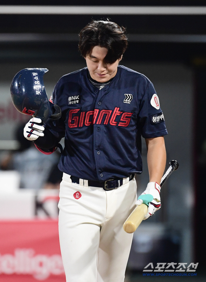 Lotte's pride, Yoon Na-hwang, is no more in the shock team than the fall baseball elimination, and this is the harsh reality