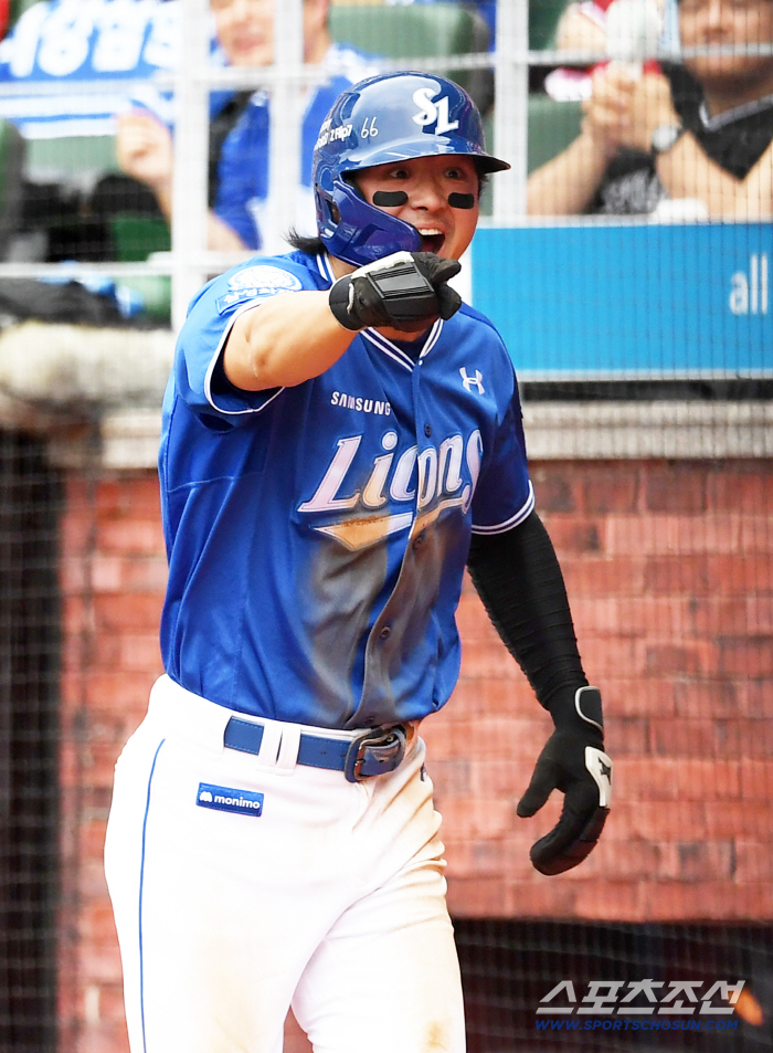  The Future Bombing Han Donghee is chosen as a surprise. Dongju Seo-hyun Wooju Hanwha Fastball Trio is also on board. 35 members of the national team to meet in Japan in November will be announced