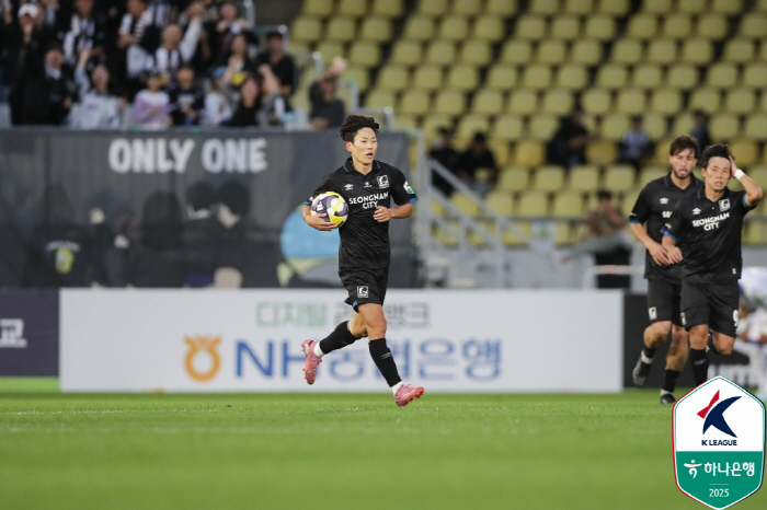 Our natural enemy to take the lead is working again! Seongnam maintains its only unbeaten record against Incheon this season despite its inferiority from Benicio's exit 