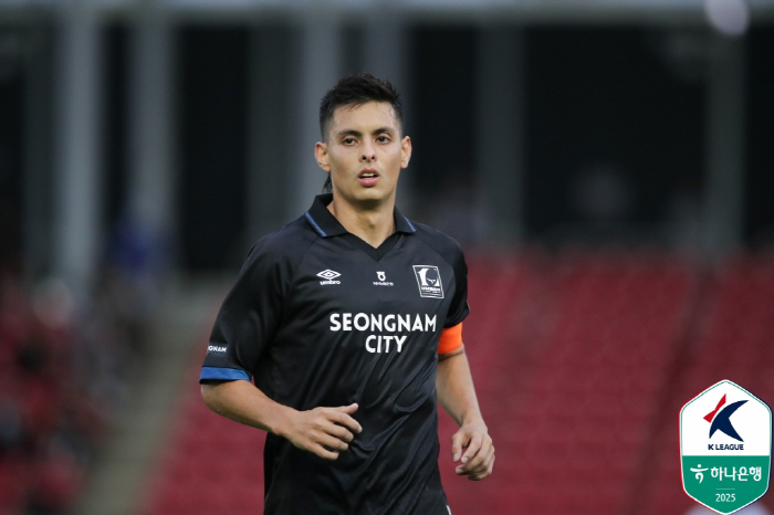 Our natural enemy to take the lead is working again! Seongnam maintains its only unbeaten record against Incheon this season despite its inferiority from Benicio's exit 