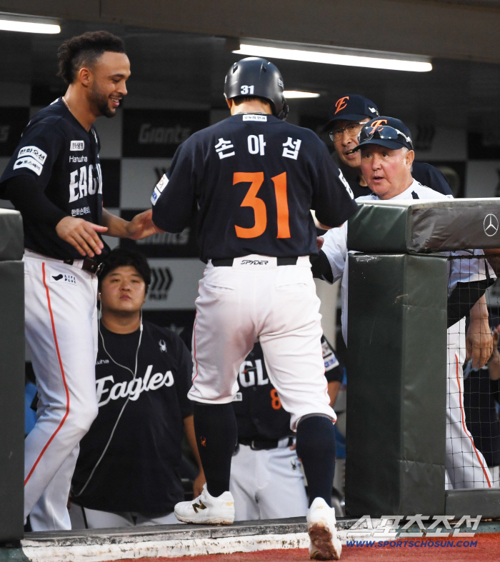 Selection of Jung Woo-joo → Final inspection of the bullpen begins...Hanwha, Sangmu Practice Game, Son Ah-seop, Hajin Table Setter