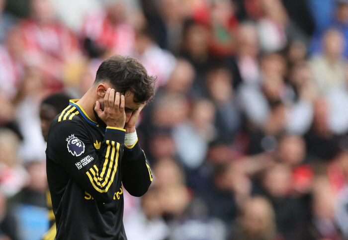 South Korea's captain won't go to Saudi Arabia. Follow Son Heung-min's path, Manchester United's heart, and openly reject the seat next to Ronaldo. I had no intention of leaving