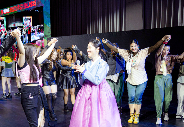 100 global citizens and domestic dancers' fantastic stage 2025 KWave Dacne Festival closes successfully