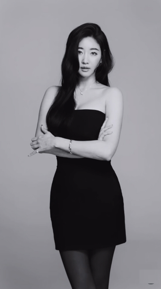 47-year-old Kim Sa-rang is 173cm tall and 49kg, but she has to do it because the diet declaration holiday is over