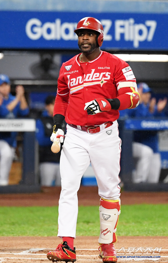 Coach Lee Sung-yong's determination to win Game 4 broke the balance due to Anderson's suspension soldering...It's a shame that I made a mistake in the third inning