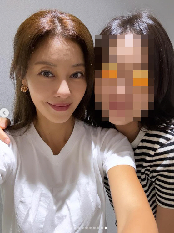 Dol-dol-singing Lee Ji-hyun, it's worth turning into a hairdresser. Even a side dish gift from a customer