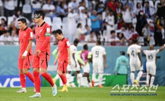 Ghana, which pushed Bento's cliff edge and helped him advance to the round of 16...North Korea, China, and the U.S. are confirmed! Should I meet Hong Myung Bo Ho again