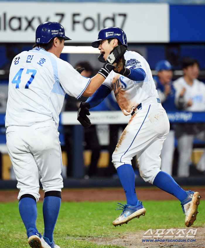 I need to move Lee Jong-wook's profession, meeting Kim Ji-chan, and realizing it. Val baseball prowess that destroyed Anderson of steel plate only in 3 innings 