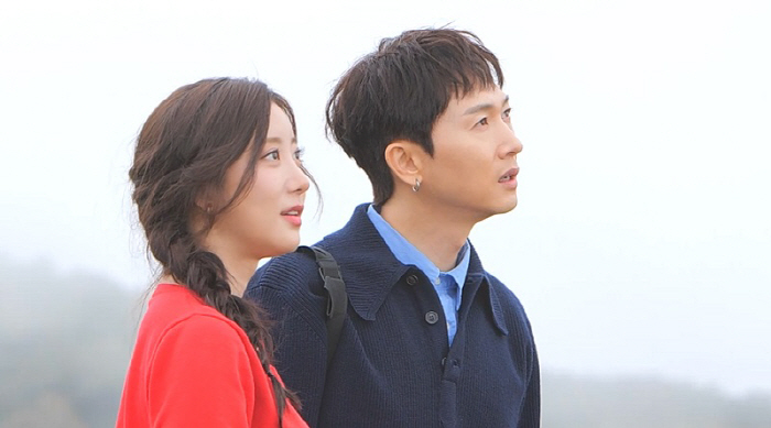 Jang Woo-hyuk, 47, Promises to Take a Wedding Photo with Oh Chae-yi, who is 16 years younger than him...I went on a long trip, too