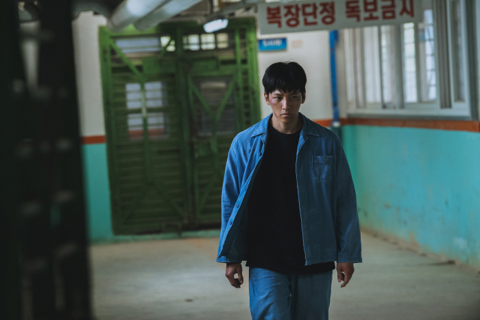 Ji Changwook, how many faces do you have..A new image to be shown with sculptural illustrations