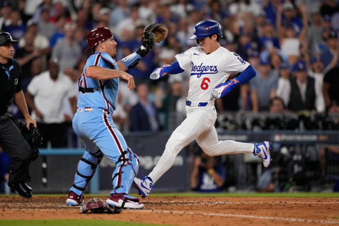 NLCS roster? It's ambiguous. Adrenaline runner Kim Hye-sung, who is underutilized, failed or remains in the Dodgers Championship Series