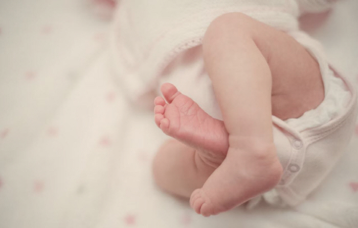 Oh, what's this smell? Controversy over changing diapers in airplane seats
