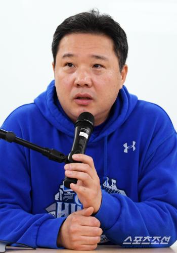 Director Park Jin-man, use his mobility today