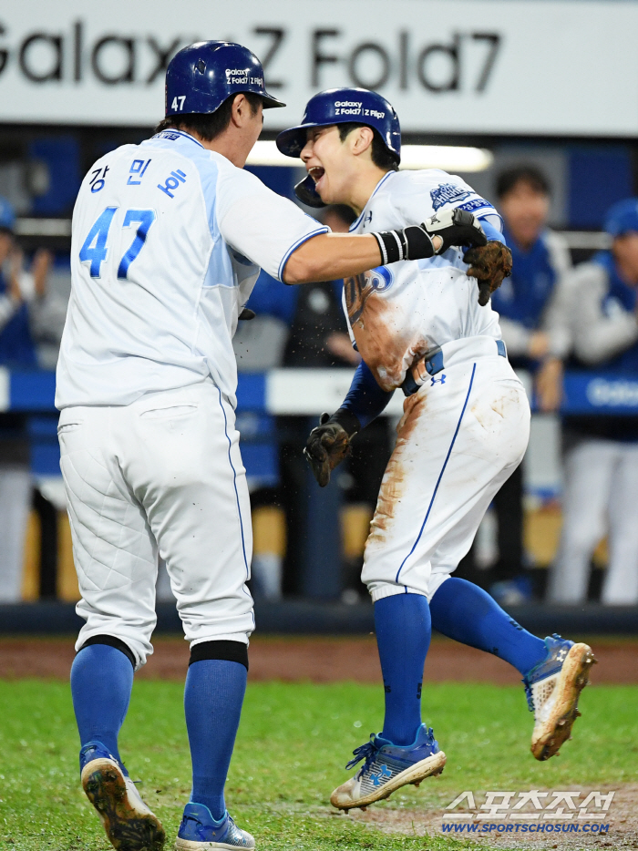  Kang Min-ho, Kim Ji-chan is in the mood of fall baseball