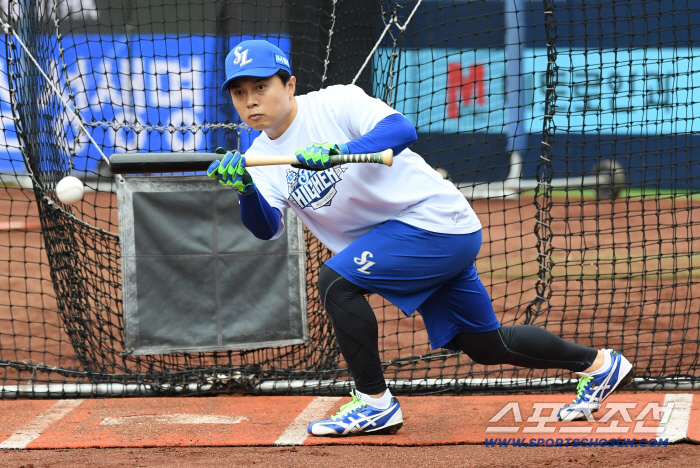  Kim Hungon is training bunting