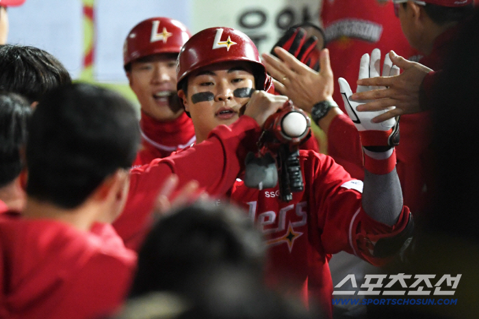  SSG Ko Myung-jun's two-run shot in the 9th inning