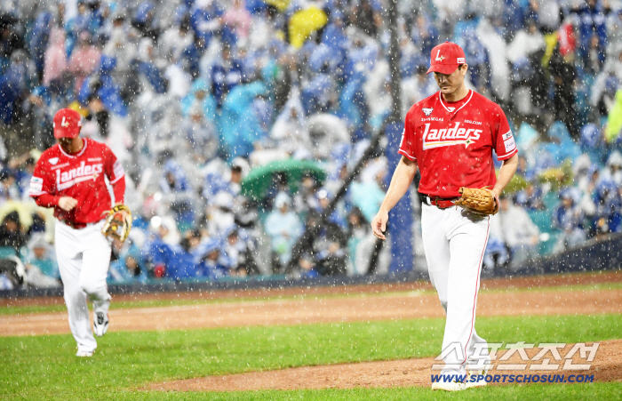  SSG starter Anderson is not helping the weather