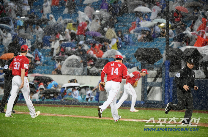  The third round of semi-PO will be suspended at the end of the first inning