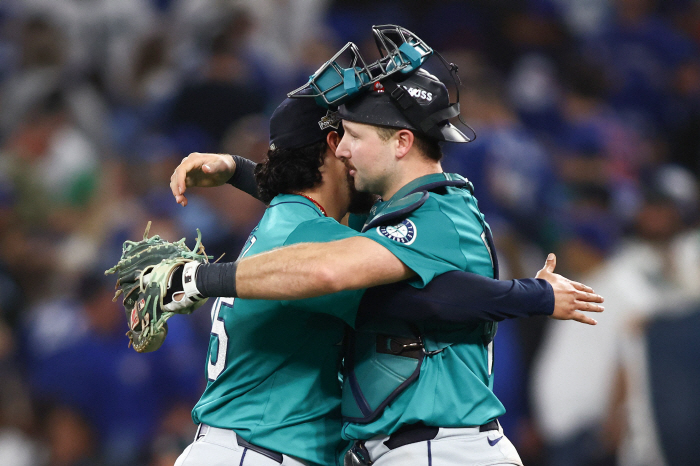 Raleigh's equalizer Seattle has a 64.9% chance of advancing to the World Series for the first time since its foundationSEA 31 TOR