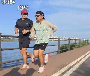 Unlike Lee Bong-ju and Gian84 with muscular tension abnormalities, back pain and body sinking feeling (Life 84)