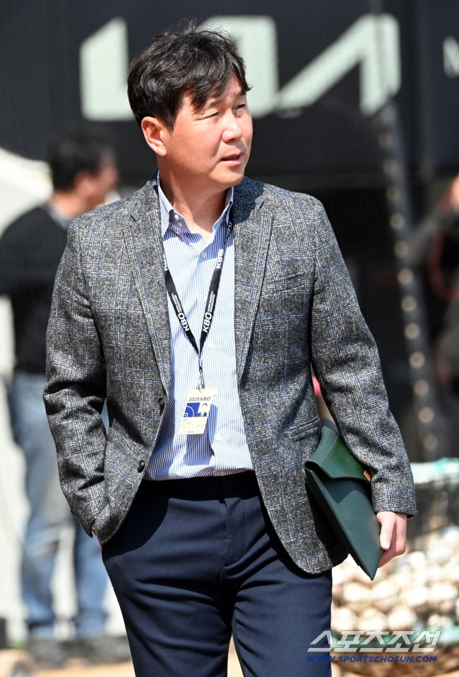 Why did national team coach Ryu Ji-hyun leave for Ulsan, where promising players gathered, refusing to be semi-PO