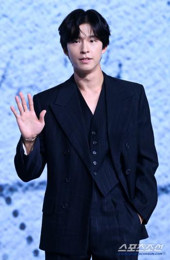 Good News Director Byun Sung-hyun's first relationship with Hong Kyung? I'm so tired. The reason why I was surprised