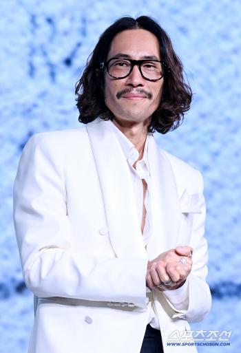 Good News Director Ryu Seung-beom, Byun Sung-hyun, OK. I'm not going home until I get it...Wait for 12 hours