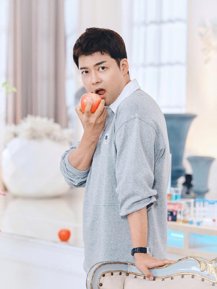 Jeon Hyun-moo and Heo Young-ji know each other's love history...I'm a suspicious person. 