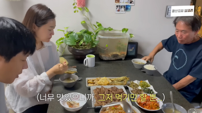 Kim Seung-hyun ♥ Jang Jung-yoon, eldest daughter who is absent from family events..I'm finally home, but I can't meet you face to face