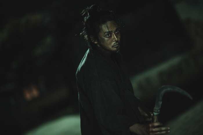 The martial arts director was also amazed by the takryu action..I don't care for myself