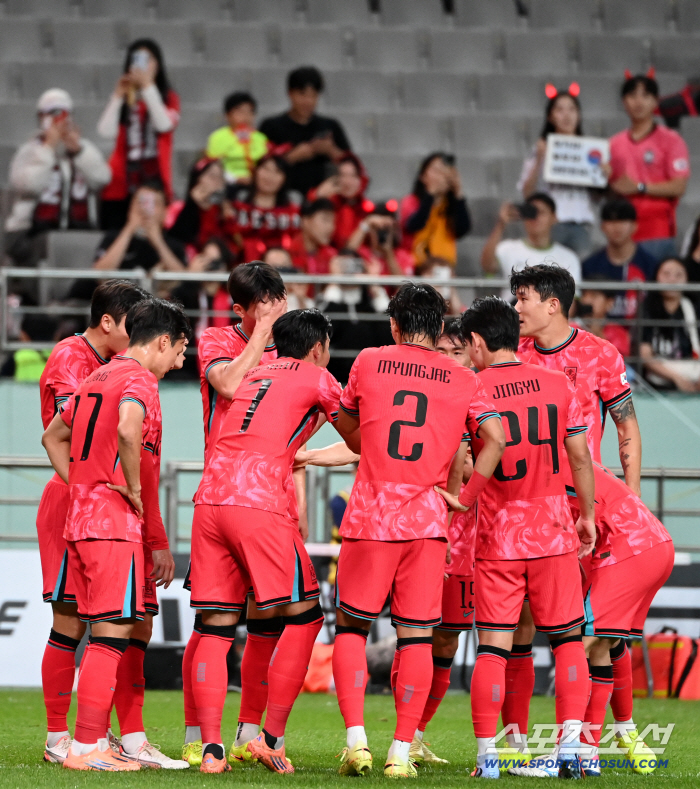 Um Ji-sung goal → Kim Seung-gyu's super save experiment, close in the first half with Paraguay 10 ahead
