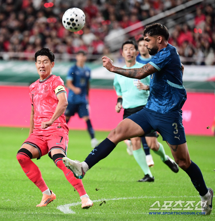Um Ji-sung goal → Kim Seung-gyu's super save experiment, close in the first half with Paraguay 10 ahead