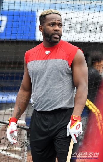  Eredia, will the home run gun operate today