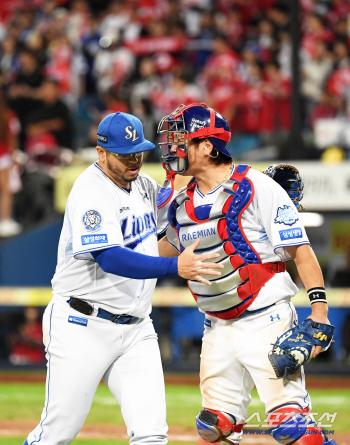  Furado Kang Minho's hot hug