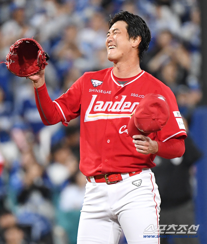  Kim Kwang-hyun, who walked in a row