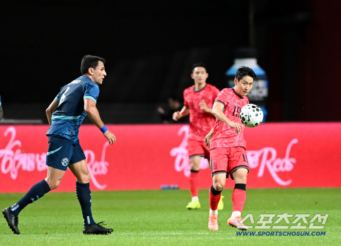  Lee Kang-in's delivery cross that helped Oh Hyun-kyu to score an additional goal
