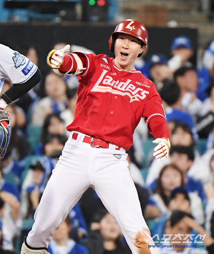  Park Sung-han makes a dramatic two-run timely hit