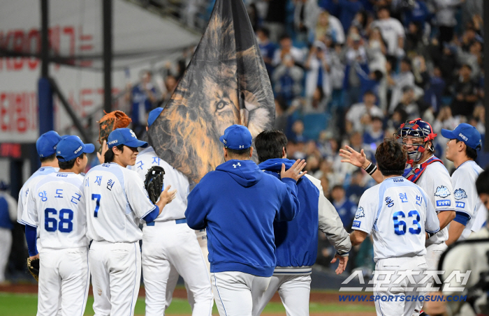  Samsung advances to the playoffs
